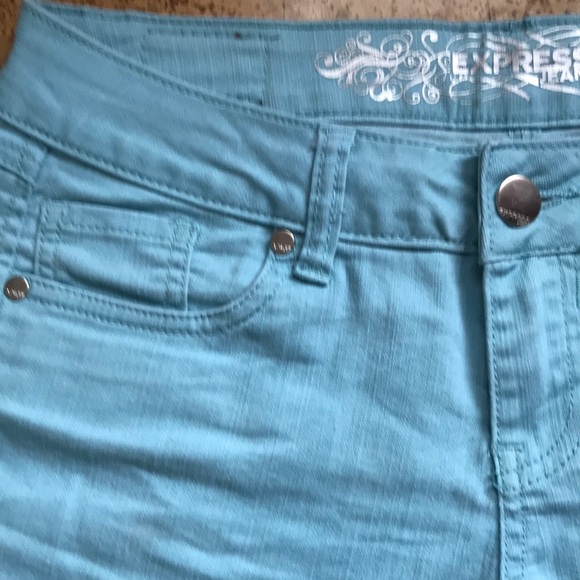 Express Cuff Shorts - Picture 4 of 5